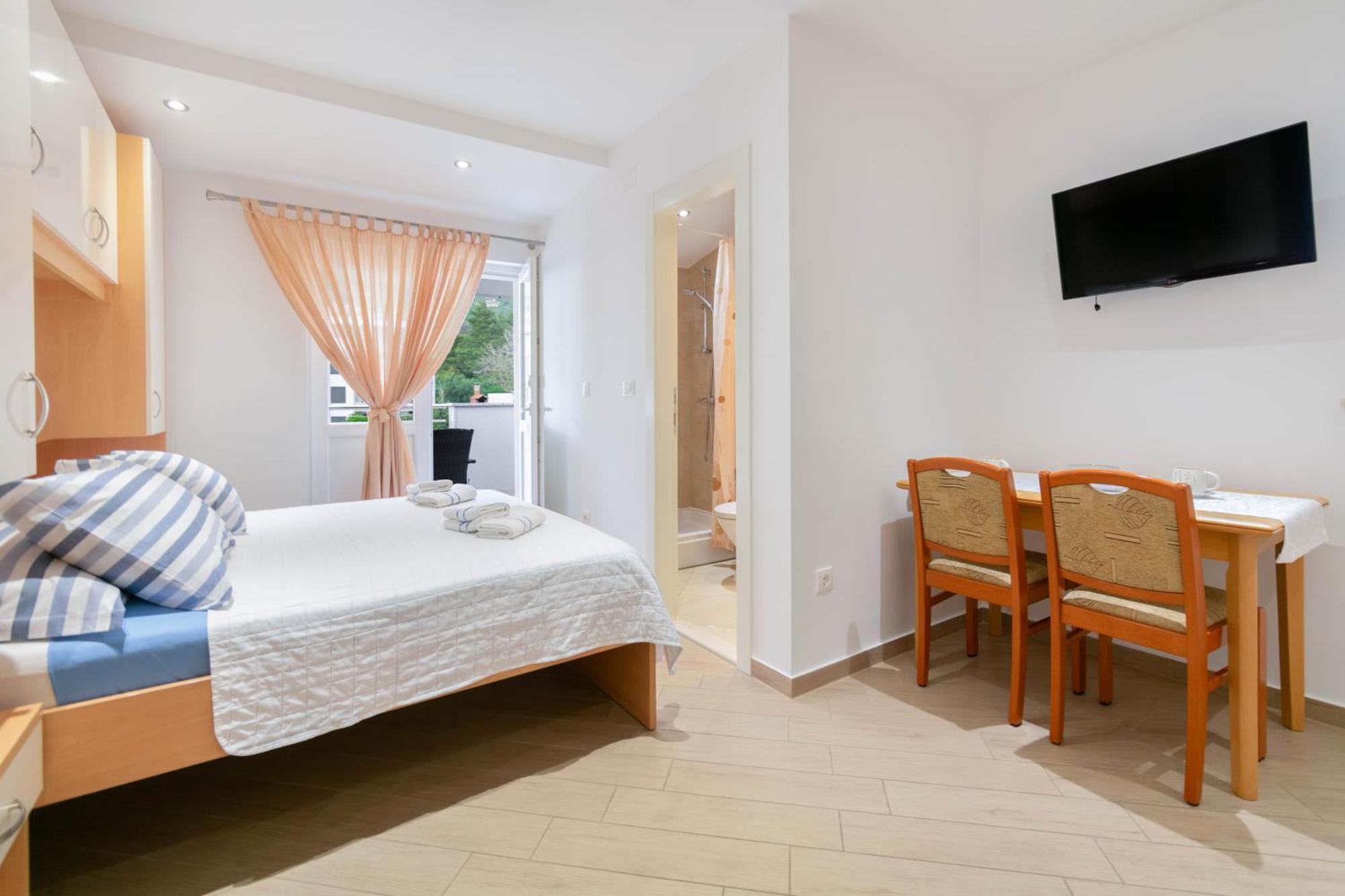 Studio Apartmani Dora Макарска Екстериор снимка